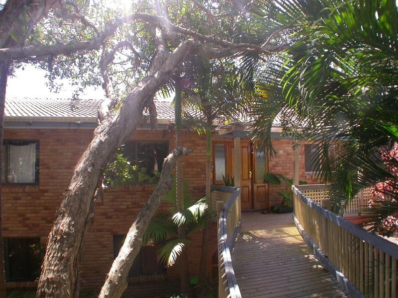 25 Ocean View Crescent, Emerald Beach NSW 2456