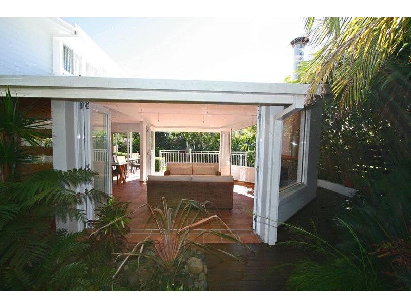 5 Hibiscus Avenue, Sapphire Beach NSW 2450