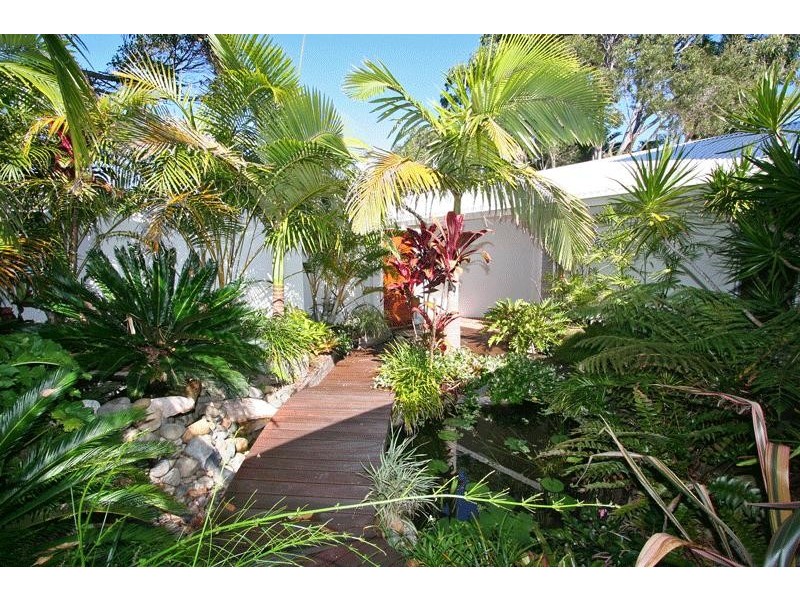 5 Hibiscus Avenue, Sapphire Beach NSW 2450