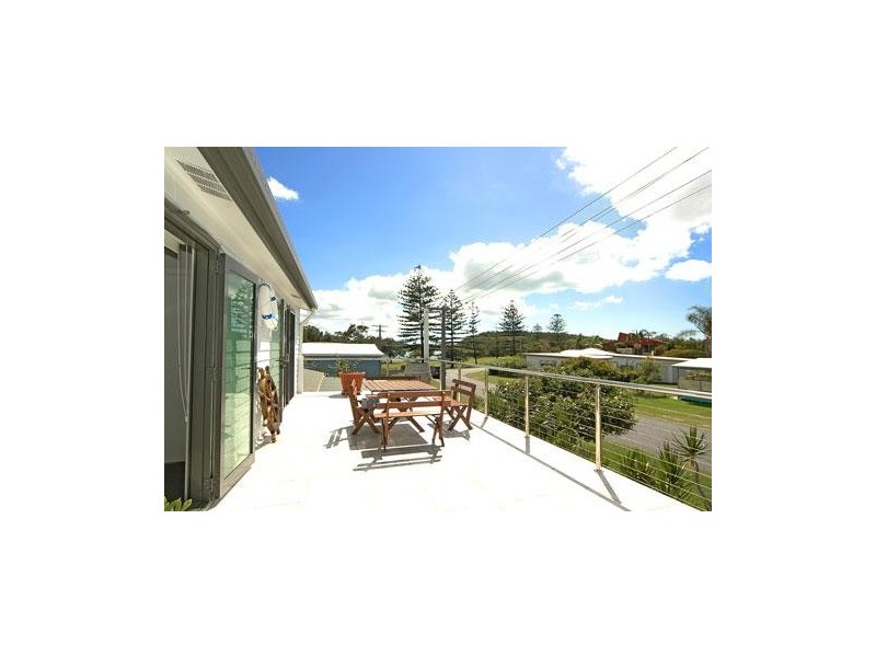 17 Ford Street, Red Rock NSW 2456