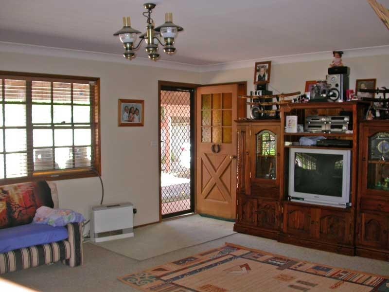 6 Dammerel Crescent, Emerald Beach NSW 2456