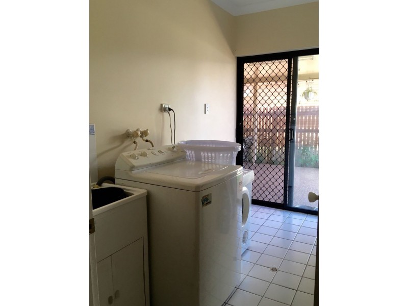 59 Estuary Parade, Douglas QLD 4814