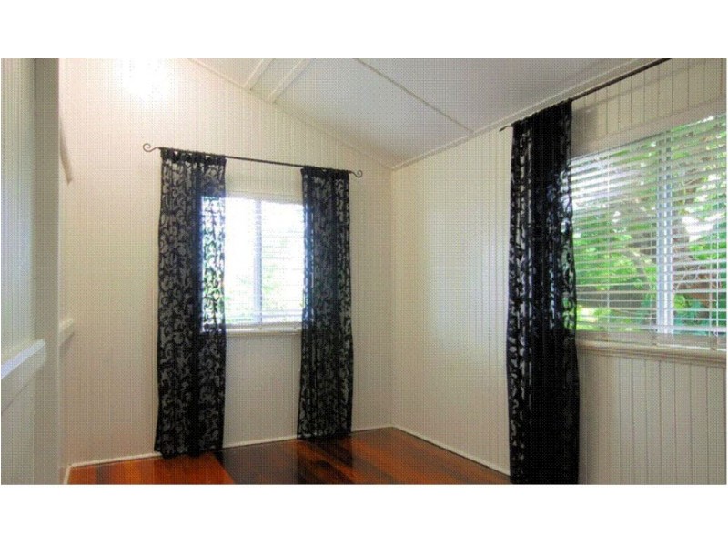Pimlico QLD 4812