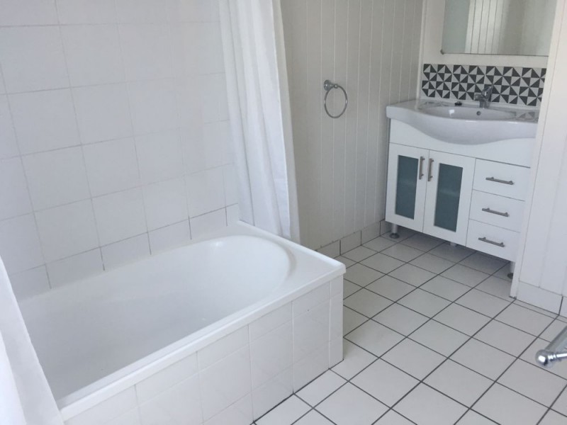 Pimlico QLD 4812