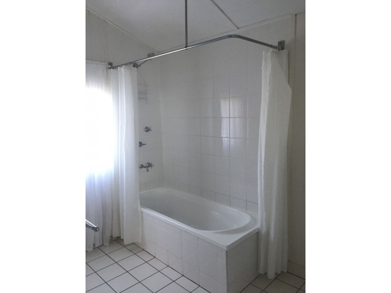 Pimlico QLD 4812