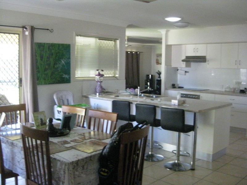 Bushland Beach QLD 4818