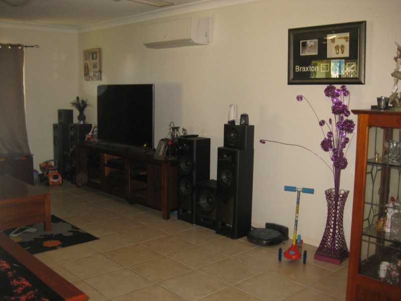 Bushland Beach QLD 4818