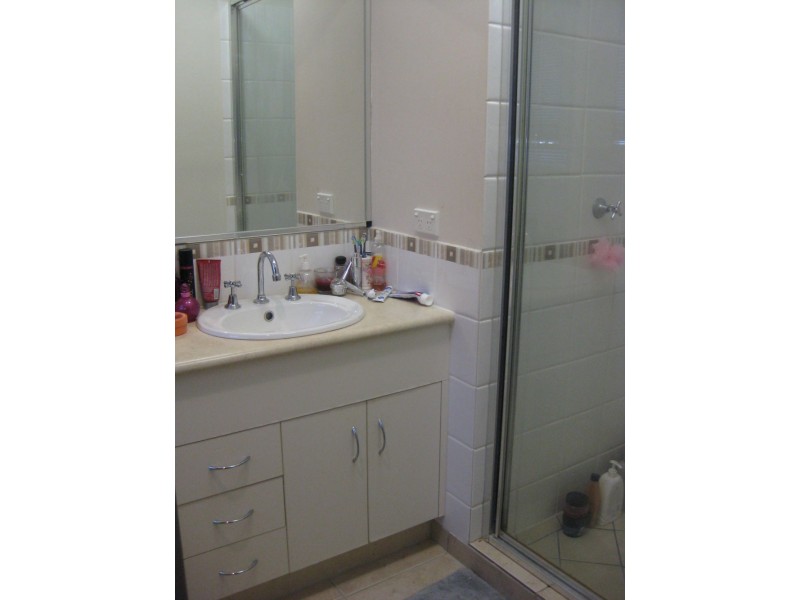 Bushland Beach QLD 4818