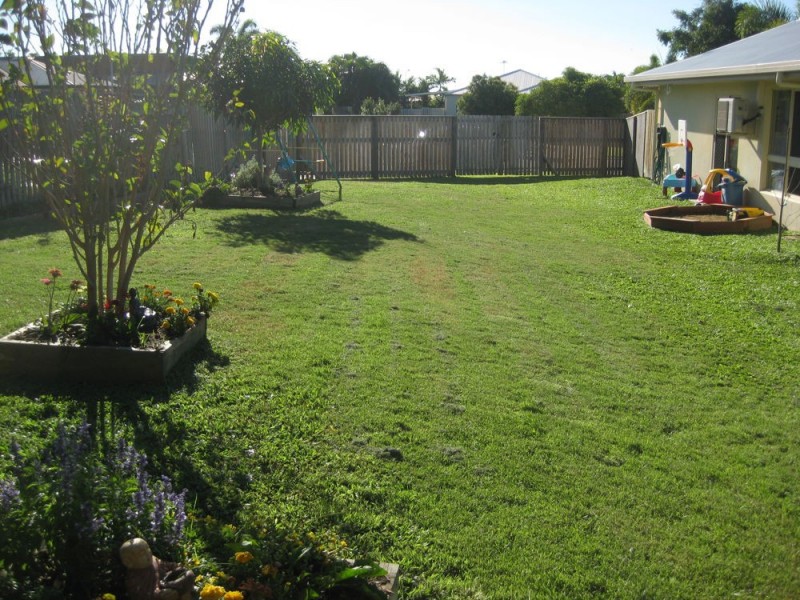 Bushland Beach QLD 4818