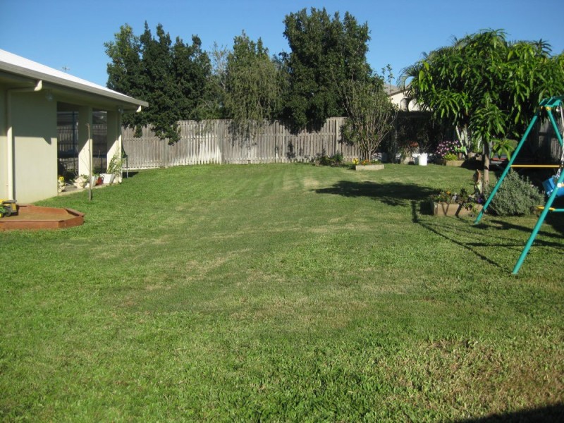 Bushland Beach QLD 4818