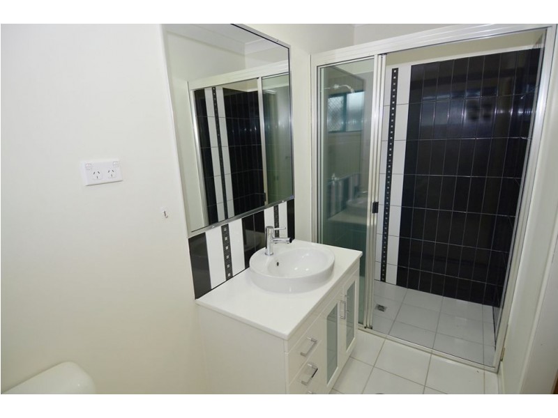 14 Armistice Street, Burdell QLD 4818