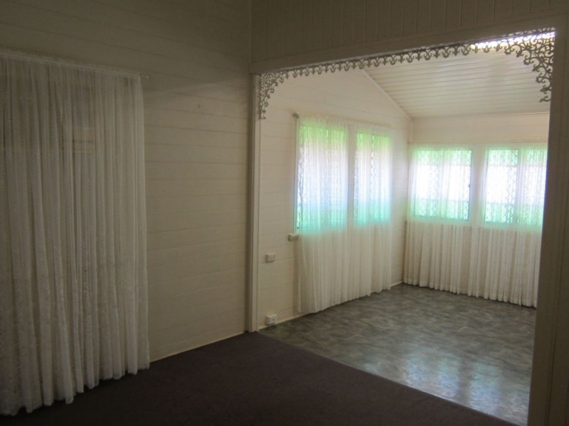 102 Ireland, Oonoonba QLD 4811