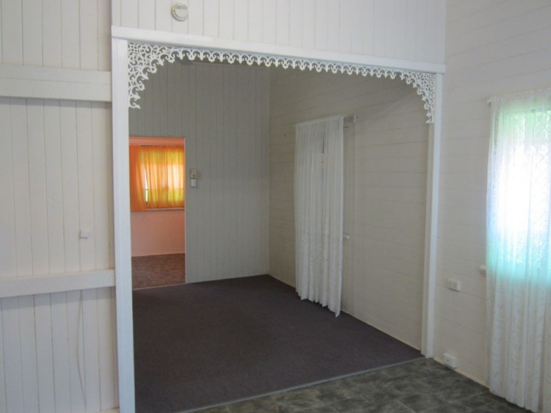 102 Ireland, Oonoonba QLD 4811