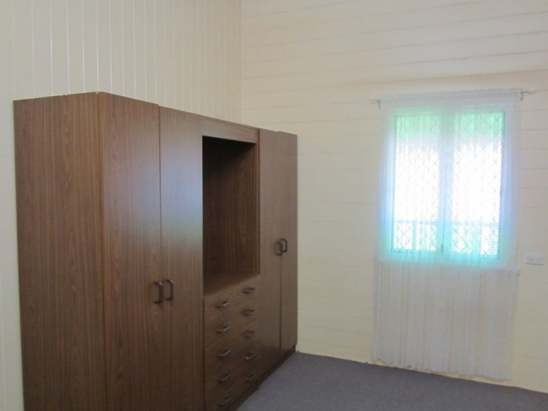 102 Ireland, Oonoonba QLD 4811