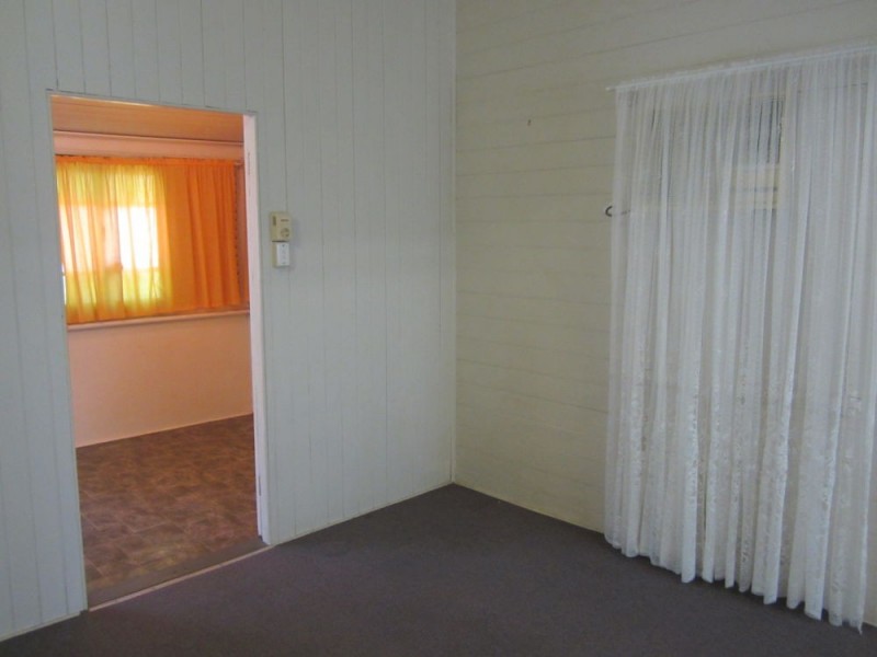 102 Ireland, Oonoonba QLD 4811