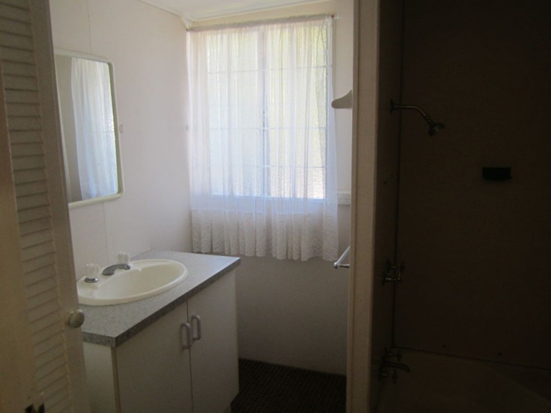 102 Ireland, Oonoonba QLD 4811