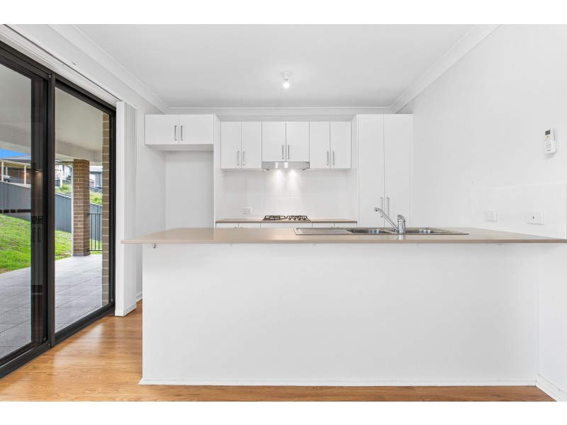 10 Tenyo Street, Cameron Park NSW 2285