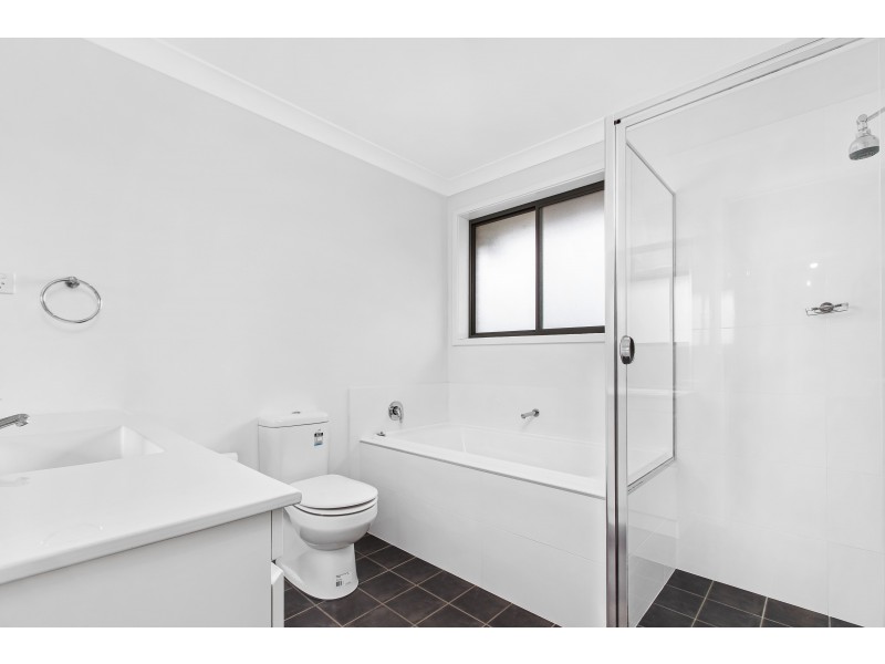 10 Tenyo Street, Cameron Park NSW 2285