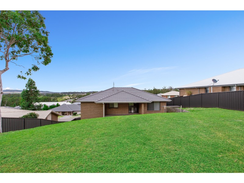 10 Tenyo Street, Cameron Park NSW 2285