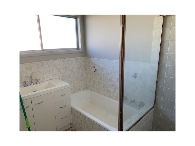 1 Curlew Crescent, Woodberry NSW 2322