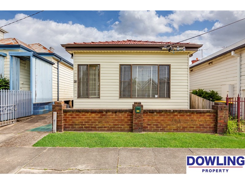 27 Robertson Street, Carrington NSW 2294