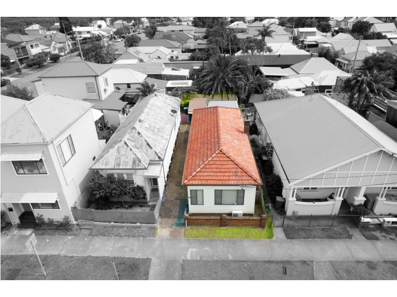 27 Robertson Street, Carrington NSW 2294