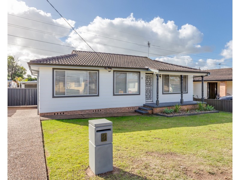 8 Curlew Crescent, Woodberry NSW 2322
