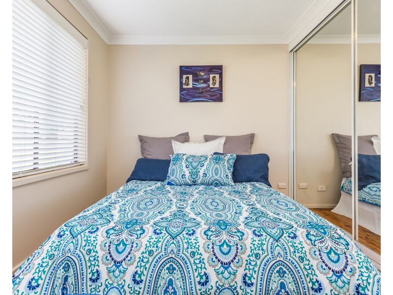 8 Curlew Crescent, Woodberry NSW 2322