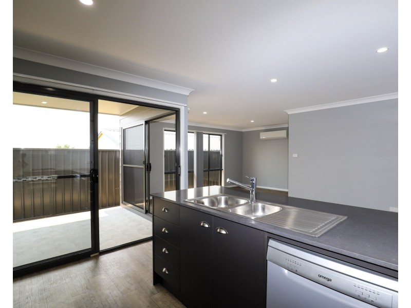 3/8 Western Avenue, Tarro NSW 2322