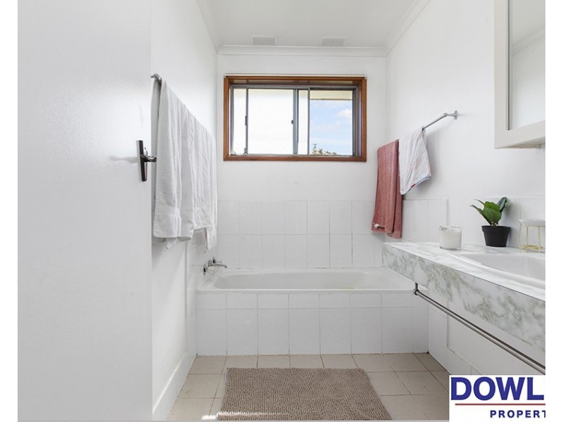 6 Burbank Close, Tarro NSW 2322