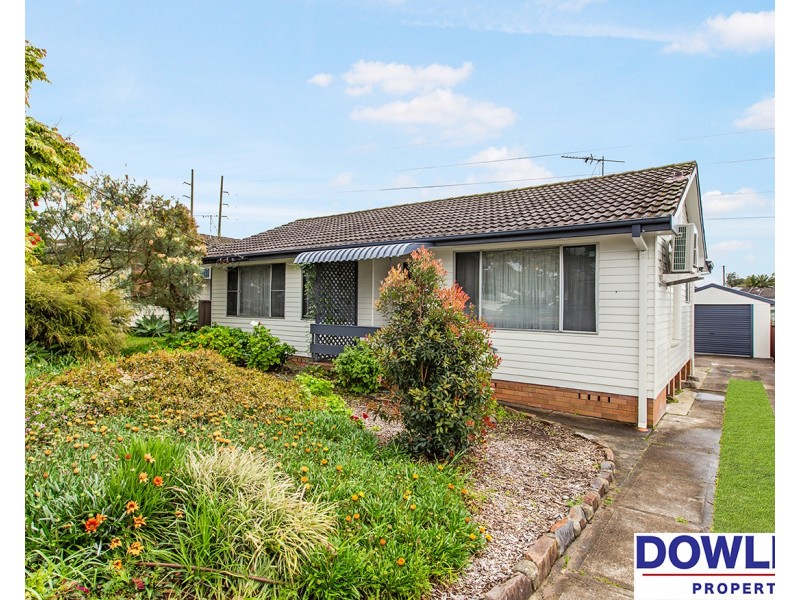 12 Curlew Crescent, Woodberry NSW 2322