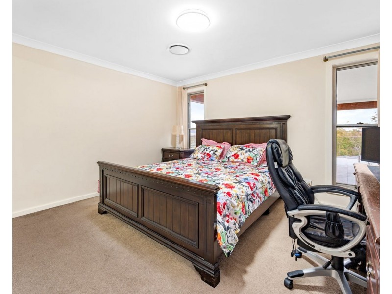18 Preston Place, Cameron Park NSW 2285