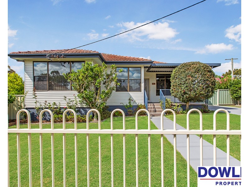 11 Burgess Parade, Tarro NSW 2322