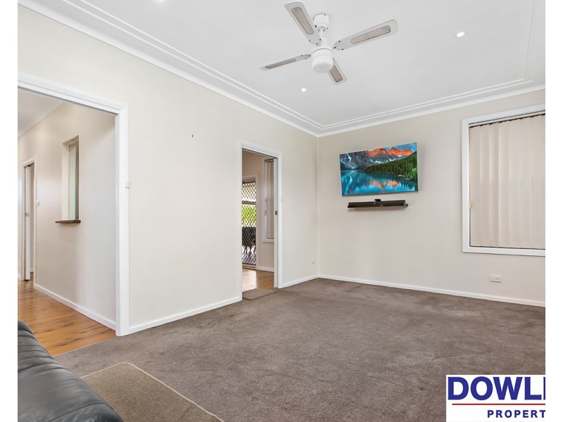 11 Burgess Parade, Tarro NSW 2322