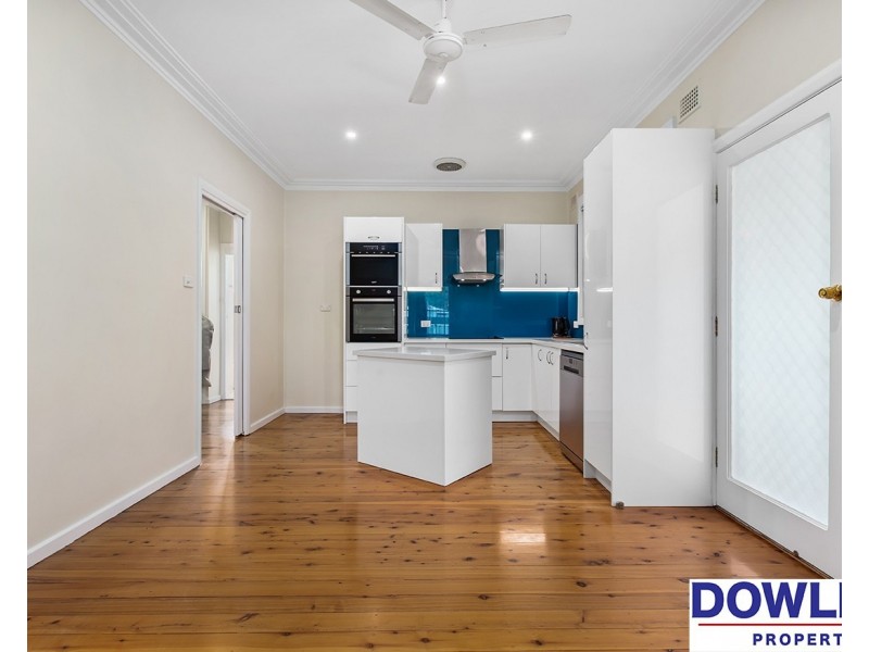 11 Burgess Parade, Tarro NSW 2322