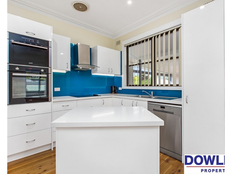 11 Burgess Parade, Tarro NSW 2322