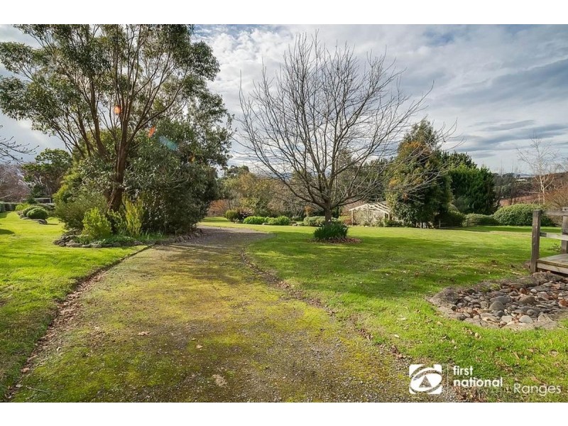 44 & 44a Moores Road, Monbulk VIC 3793