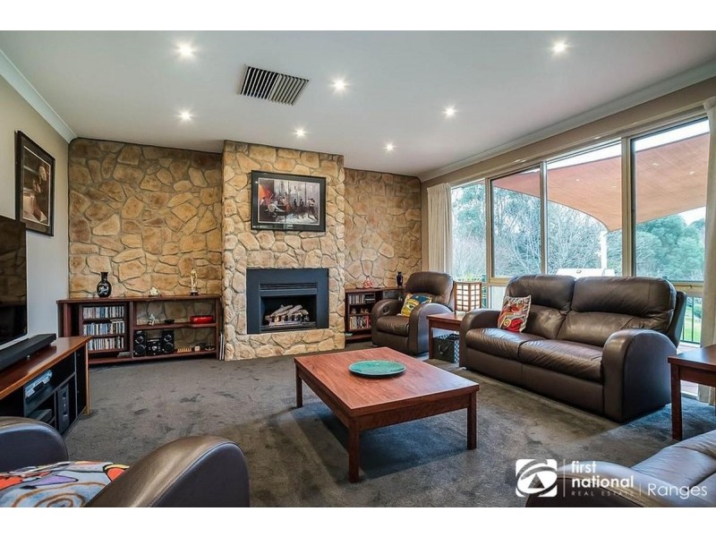 44 & 44a Moores Road, Monbulk VIC 3793