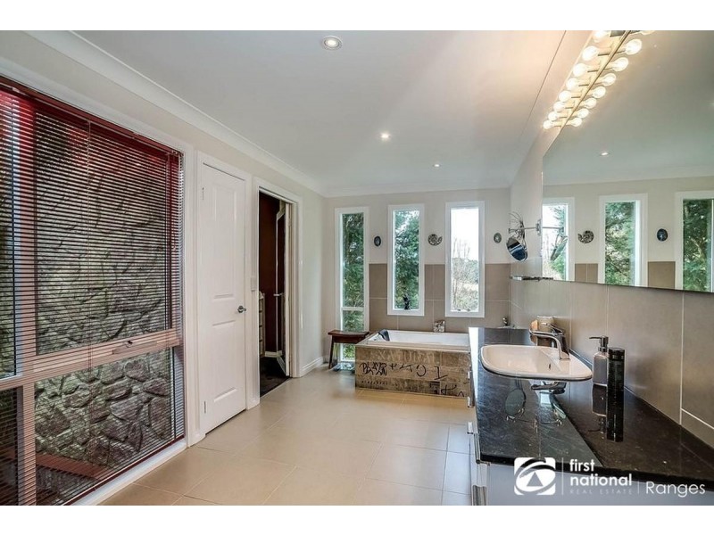 44 & 44a Moores Road, Monbulk VIC 3793