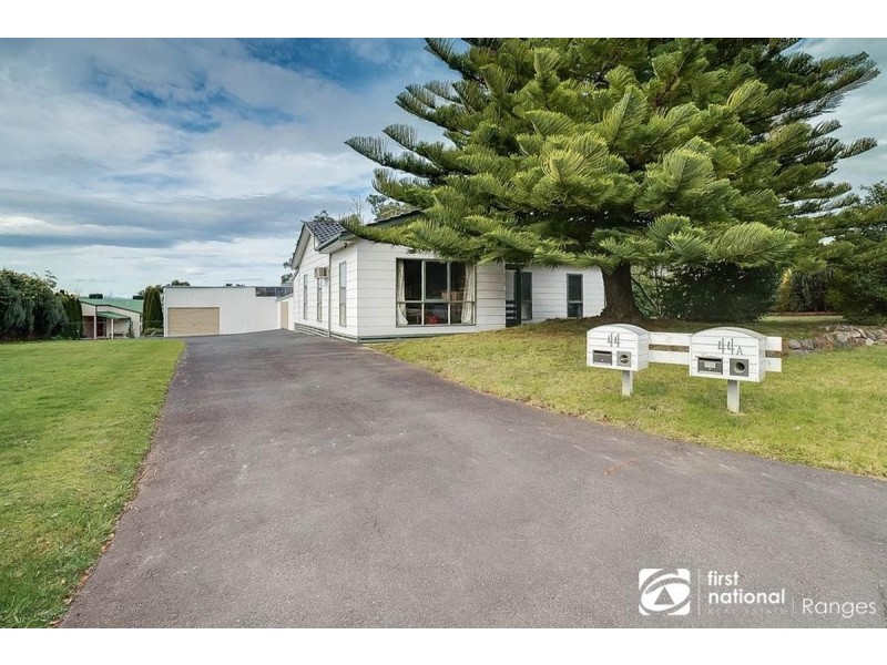 44 & 44a Moores Road, Monbulk VIC 3793
