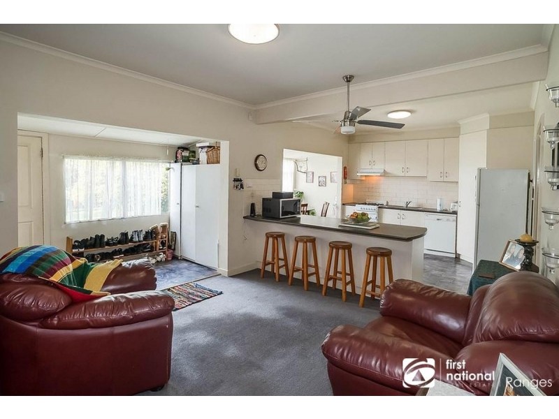 44 & 44a Moores Road, Monbulk VIC 3793