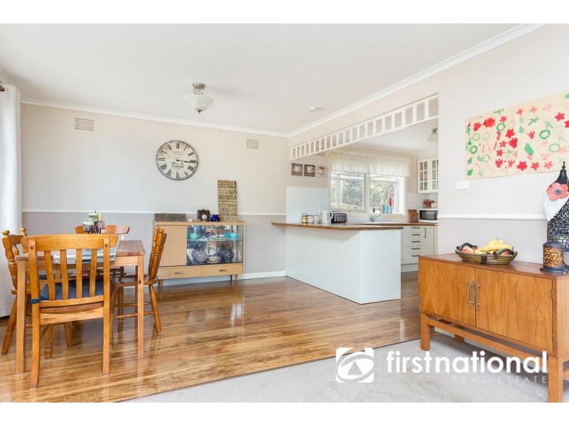 13 Jeanne Street, Cockatoo VIC 3781