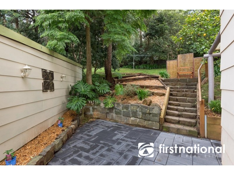 13 Jeanne Street, Cockatoo VIC 3781