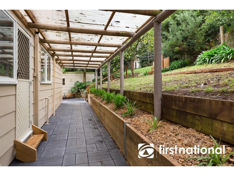 13 Jeanne Street, Cockatoo VIC 3781