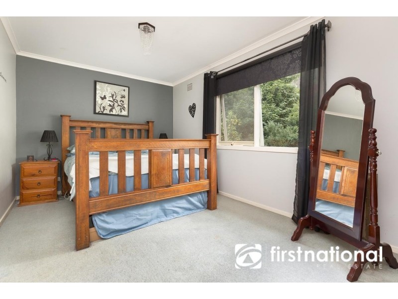 13 Jeanne Street, Cockatoo VIC 3781