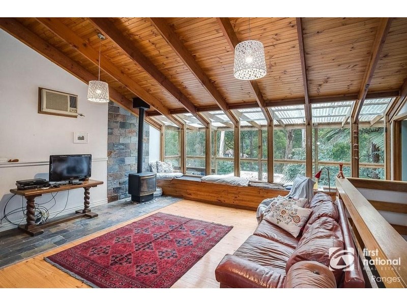 5 Tuttawatta Road, Selby VIC 3159