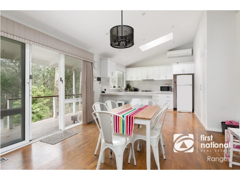 2 Vista Drive, Emerald VIC 3782