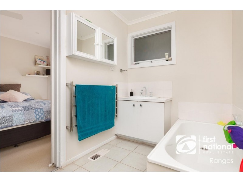 2 Vista Drive, Emerald VIC 3782