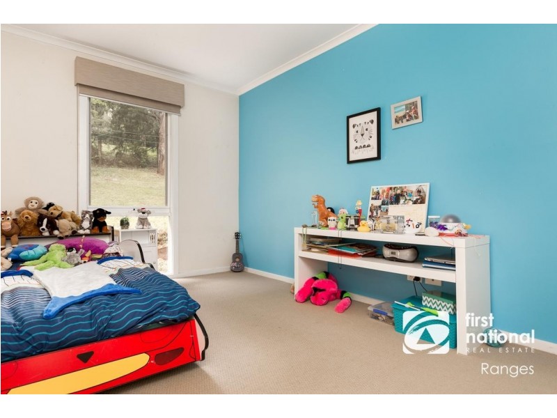 2 Vista Drive, Emerald VIC 3782