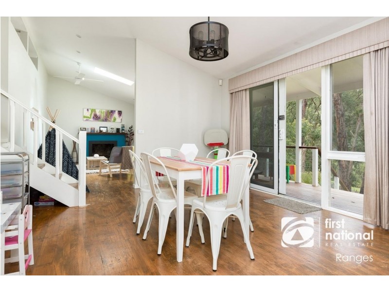 2 Vista Drive, Emerald VIC 3782